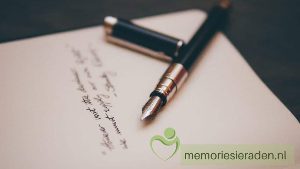 Welke afscheid woorden schrijft u bij een begrafenis? - Memorie Sieraden